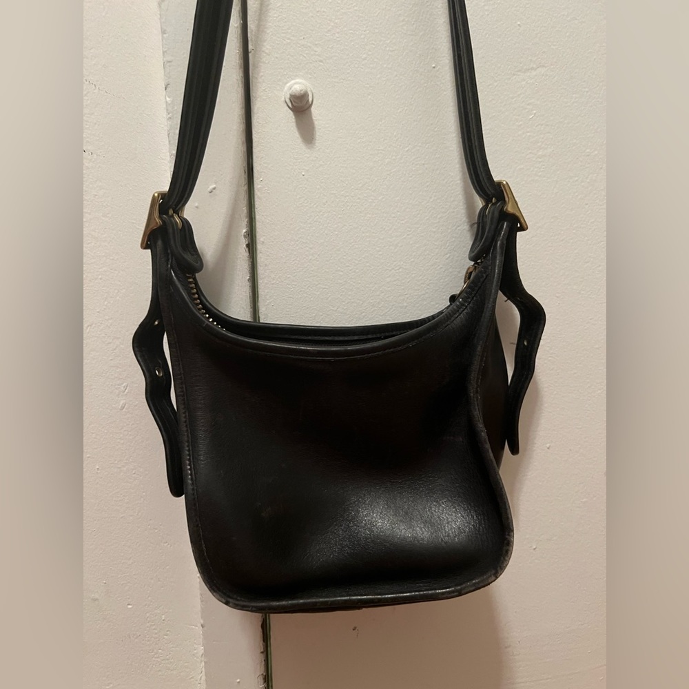 Vintage COACH Black Leather Bucket Shoulder Bag